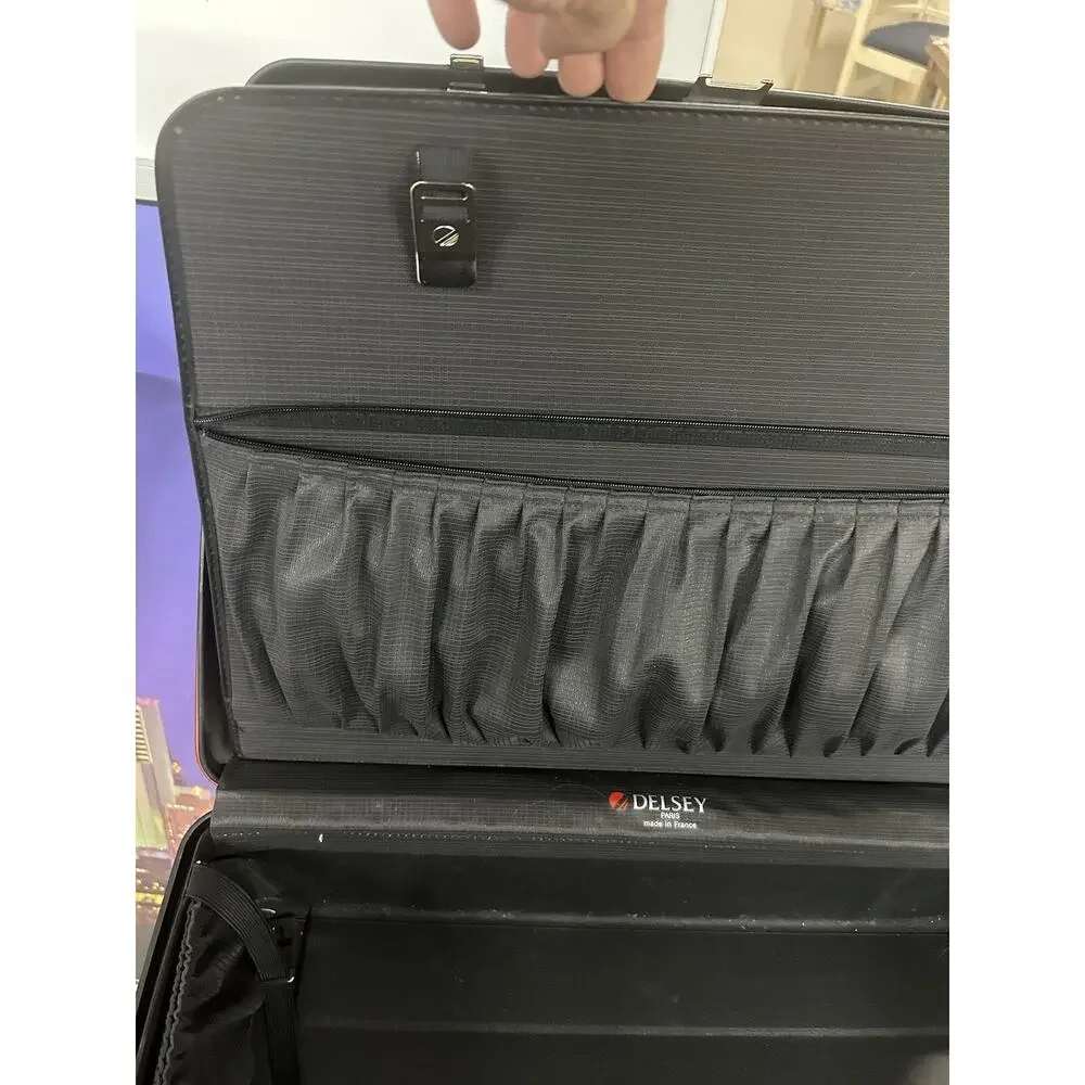 Vintage Delsey Club Hardside black Luggage Suitcase 21x16x8